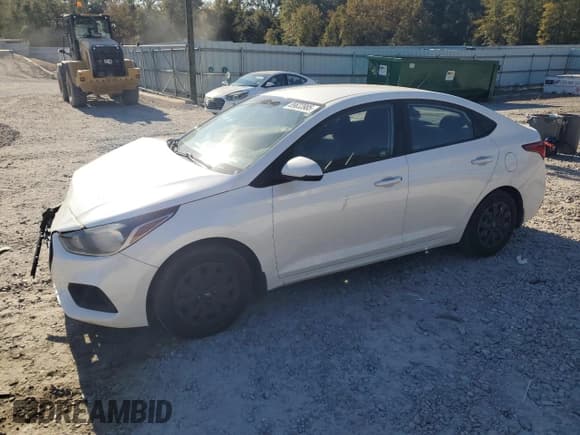✅ 2018 Hyundai Accent SE • VIN: 3KPC24A33JE031193 • Lot: 89633985. Wystawiony na Copart z przebiegiem 121 213 mil. Bezpłatny archiwum sprzedaży aukcyjnych z USA i szczegółowy raport historii pojazdu na DreamBid. Zdjęcie 1.