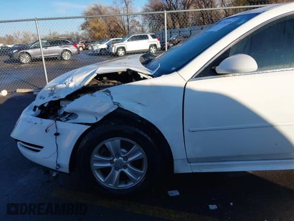 ✅ 2016 Chevrolet Impala LS • VIN: 2G1WA5E39G1128669 • Lot: 43752130. Listed on IAAI with 150,729 mi. Free auction sales archive from the USA and detailed vehicle history report at DreamBid. Image 6.