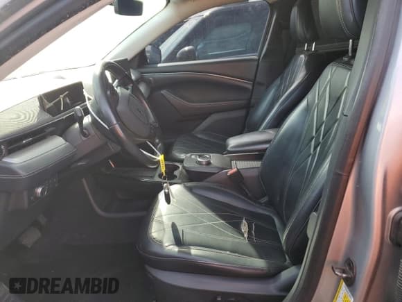 ✅ 2021 Ford Mustang Mach-E Select • VIN: 3FMTK1RM6MMA58194 • Лот: 81695875. Опубликован ранее на Copart с пробегом 101 458 миль. Бесплатный доступ к архиву аукционных продаж из США и подробный отчёт об истории автомобиля на DreamBid. Изображение 7.