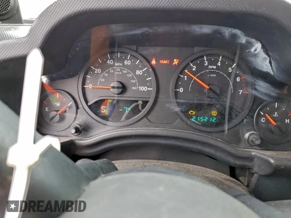 ✅ 2008 Jeep Wrangler X • VIN: 1J4FA24178L566814 • Lot: 93135925. Listed on Copart with 215,212 mi. Free auction sales archive from the USA and detailed vehicle history report at DreamBid. Image 9.