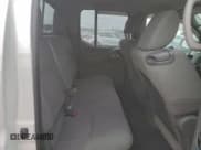 ✅ 2014 Nissan Frontier SL • VIN: 1N6AD0EV3EN725581 • Lot: 94137105. Wystawiony na Copart z przebiegiem 137 728 mil. Bezpłatny archiwum sprzedaży aukcyjnych z USA i szczegółowy raport historii pojazdu na DreamBid. Zdjęcie 10.