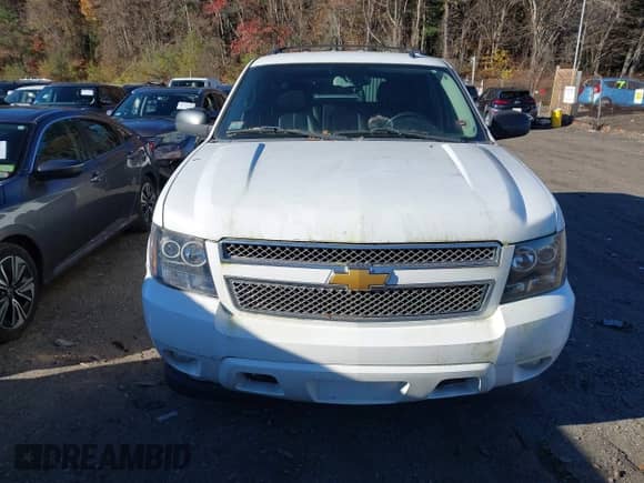 2011 Chevrolet Tahoe LT z VIN 1GNSKBE03BR108187, wystawiony jako IAAI lot #43624016 z przebiegiem 222 436 mil mil oraz . Historia ofert i sprzedaży dostępna na DreamBid. Obrazek 6.