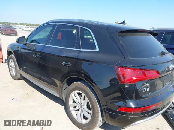 ✅ 2020 Audi Q5 Premium • VIN: WA1ANAFY7L2066850 • Lot: 43399399. Wystawiony na IAAI z przebiegiem 66 335 mil. Bezpłatny archiwum sprzedaży aukcyjnych z USA i szczegółowy raport historii pojazdu na DreamBid. Zdjęcie 3.