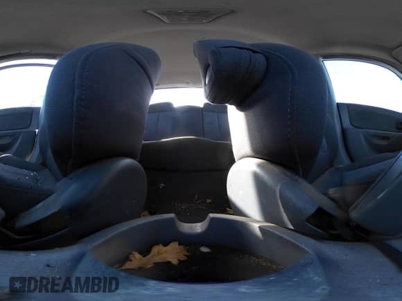 2004 Hyundai Accent GL с VIN KMHCG45C04U531177, выставлен на аукционе IAAI как лот 41526033 с пробегом 126 102 миль миль и . История ставок и продаж доступна на DreamBid. Изображение 18.