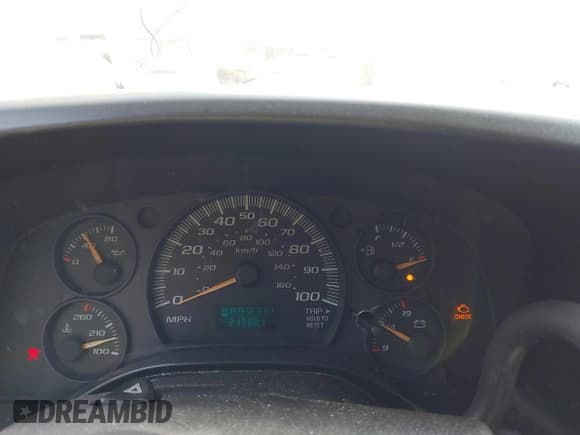 ✅ 2005 Chevrolet Express Cargo • VIN: 1GCFG15X351177337 • Lot: 42797099. Listed on IAAI with 213,881 mi. Free auction sales archive from the USA and detailed vehicle history report at DreamBid. Image 7.