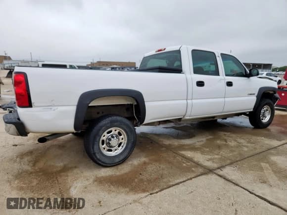 ✅ 2006 Chevrolet Silverado 2500HD Work Truck • VIN: 1GCHC23U56F226352 • Лот: 58729325. Опубликован ранее на Copart с пробегом 243 826 миль. Бесплатный доступ к архиву аукционных продаж из США и подробный отчёт об истории автомобиля на DreamBid. Изображение 3.