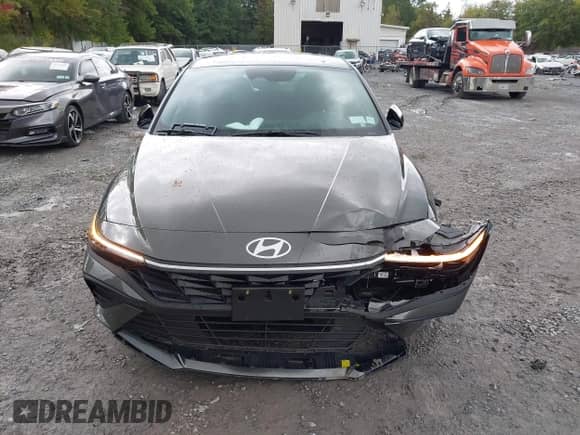 2025 Hyundai Elantra SEL Sport with VIN KMHLM4DG2SU955860, listed as a IAAI auction lot 43317517 with 8,756 mi miles and . Bid and sale history available at DreamBid. Image 12.