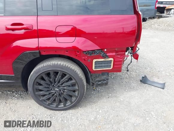 ✅ 2025 Hyundai Santa Fe Calligraphy • VIN: 5NMP5DGL8SH091626 • Лот: 43265651. Опубликован ранее на IAAI с пробегом 7 558 миль. Бесплатный доступ к архиву аукционных продаж из США и подробный отчёт об истории автомобиля на DreamBid. Изображение 17.