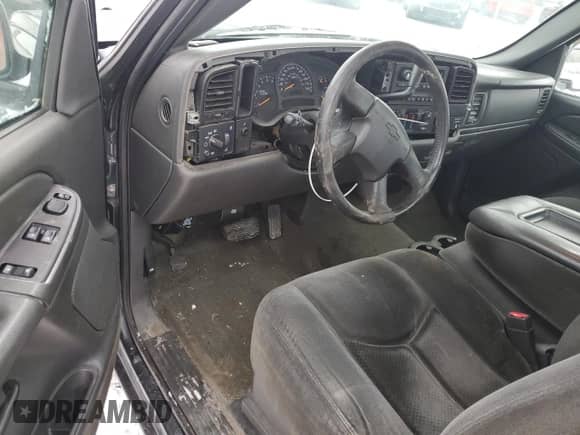 2004 Chevrolet Silverado 1500 LS z VIN 1GCEC14T14E188690, wystawiony jako Copart lot #42616285 z przebiegiem 186 116 mil mil oraz Czysty tytuł • Clean title. Historia ofert i sprzedaży dostępna na DreamBid. Obrazek 8.