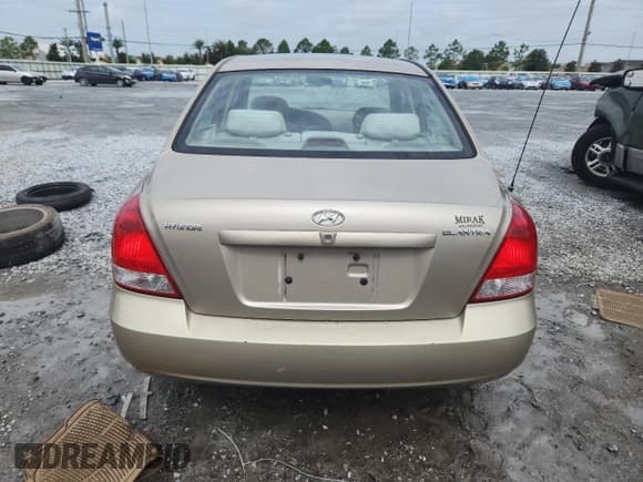 ✅ 2003 Hyundai Elantra GLS • VIN: KMHDN45D83U597221 • Lot: 59762445. Wystawiony na Copart z przebiegiem 114 552 mil. Bezpłatny archiwum sprzedaży aukcyjnych z USA i szczegółowy raport historii pojazdu na DreamBid. Zdjęcie 6.