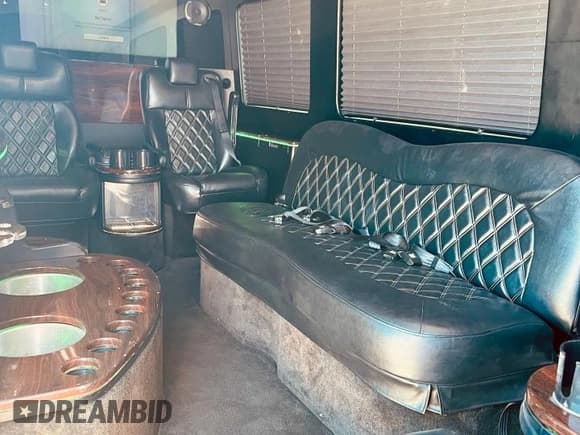 ✅ 2014 Mercedes-Benz Sprinter Cargo • VIN: WD3PE8CC6E5927934 • Lot: 77988534. Listed on Copart with 148,673 mi. Free auction sales archive from the USA and detailed vehicle history report at DreamBid. Image 6.