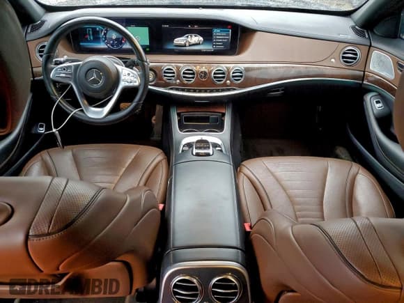 ✅ 2018 Mercedes-Benz S 560 • VIN: WDDUG8GBXJA374118 • Lot: 94282005. Wystawiony na Copart z przebiegiem 66 531 mil. Bezpłatny archiwum sprzedaży aukcyjnych z USA i szczegółowy raport historii pojazdu na DreamBid. Zdjęcie 8.