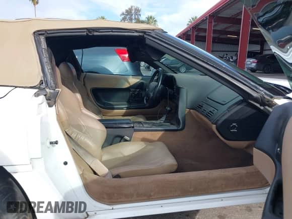 ✅ 1994 Chevrolet Corvette • VIN: 1G1YY32P1R5102357 • Lot: 43618578. Wystawiony na IAAI z przebiegiem 138 221 mil. Bezpłatny archiwum sprzedaży aukcyjnych z USA i szczegółowy raport historii pojazdu na DreamBid. Zdjęcie 5.