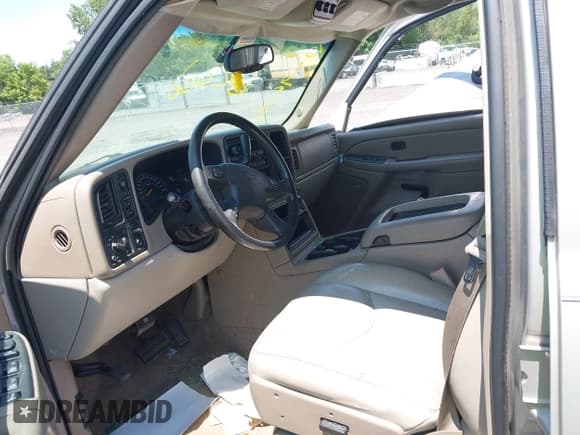 ✅ 2005 Chevrolet Tahoe LT • VIN: 1GNEK13T95J102868 • Лот: 42696034. Опубликован ранее на IAAI с пробегом 134 774 миль. Бесплатный доступ к архиву аукционных продаж из США и подробный отчёт об истории автомобиля на DreamBid. Изображение 5.