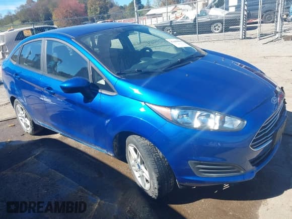 ✅ 2018 Ford Fiesta SE • VIN: 3FADP4BJ7JM143865 • Lot: 43469094. Wystawiony na IAAI z przebiegiem 90 221 mil. Bezpłatny archiwum sprzedaży aukcyjnych z USA i szczegółowy raport historii pojazdu na DreamBid. Zdjęcie 1.