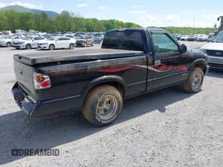 ✅ 1997 Chevrolet S-10 LS • VIN: 1GCCS144XVK240839 • Лот: 42137194. Опубликован ранее на IAAI с пробегом 350 232 миль. Бесплатный доступ к архиву аукционных продаж из США и подробный отчёт об истории автомобиля на DreamBid. Изображение 4.