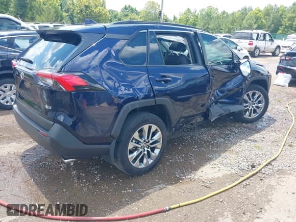 ✅ 2024 Toyota RAV4 XLE Premium • VIN: 2T3C1RFV8RW320659 • Лот: 42972941. Опубликован ранее на IAAI с пробегом 14 949 миль. Бесплатный доступ к архиву аукционных продаж из США и подробный отчёт об истории автомобиля на DreamBid. Изображение 4.