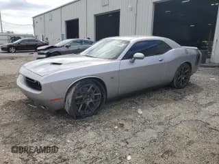 ✅ 2018 Dodge Challenger R/T Scat Pack • VIN: 2C3CDZFJ6JH228205 • Lot: 84416905. Wystawiony na Copart z przebiegiem 107 128 mil. Bezpłatny archiwum sprzedaży aukcyjnych z USA i szczegółowy raport historii pojazdu na DreamBid. Zdjęcie 1.