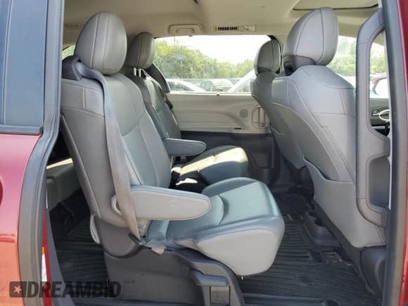 ✅ 2022 Toyota Sienna XLE • VIN: 5TDYSKFC0NS052081 • Lot: 81553855. Listed on Copart with 216,872 mi. Free auction sales archive from the USA and detailed vehicle history report at DreamBid. Image 11.