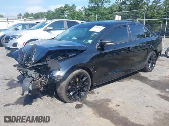 ✅ 2011 Volkswagen Jetta SEL • VIN: 3VWLZ7AJ7BM304488 • Лот: 42682849. Опубликован ранее на IAAI с пробегом 200 886 миль. Бесплатный доступ к архиву аукционных продаж из США и подробный отчёт об истории автомобиля на DreamBid. Изображение 2.