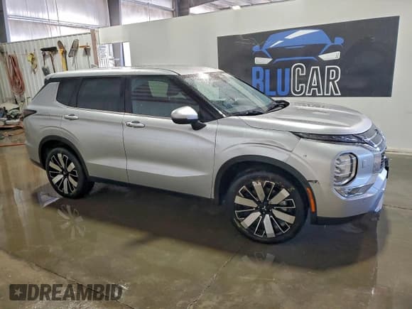 ✅ 2025 Mitsubishi Outlander SE • VIN: JA4J4VA83SZ037238 • Lot: 94246615. Wystawiony na Copart z przebiegiem 5 996 mil. Bezpłatny archiwum sprzedaży aukcyjnych z USA i szczegółowy raport historii pojazdu na DreamBid. Zdjęcie 4.