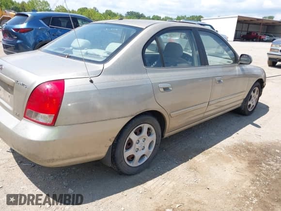 ✅ 2001 Hyundai Elantra GLS • VIN: KMHDN45D21U074984 • Lot: 42922443. Wystawiony na IAAI z przebiegiem 206 478 mil. Bezpłatny archiwum sprzedaży aukcyjnych z USA i szczegółowy raport historii pojazdu na DreamBid. Zdjęcie 4.
