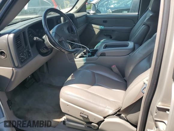 ✅ 2004 Chevrolet Suburban LS • VIN: 3GNEC16Z64G188962 • Лот: 51783375. Опубликован ранее на Copart с пробегом 190 017 миль. Бесплатный доступ к архиву аукционных продаж из США и подробный отчёт об истории автомобиля на DreamBid. Изображение 7.