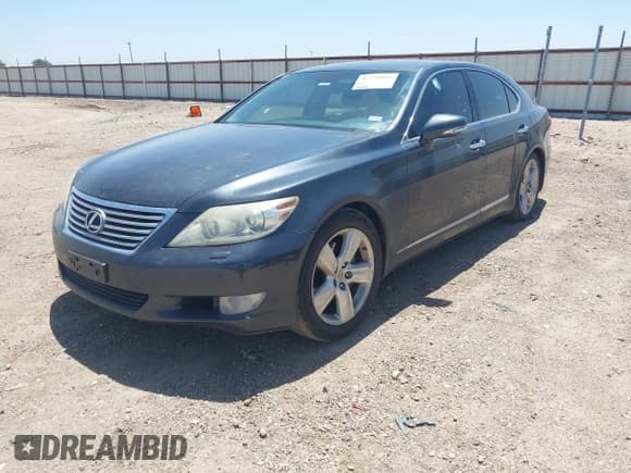✅ 2010 Lexus LS 460 • VIN: JTHBL5EF5A5101080 • Lot: 42298809. Listed on IAAI with 126,985 mi. Free auction sales archive from the USA and detailed vehicle history report at DreamBid. Image 2.