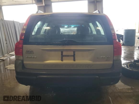 ✅ 2001 Volvo V70 • VIN: YV1SZ58D711029617 • Лот: 63986715. Опубликован ранее на Copart с пробегом 123 793 миль. Бесплатный доступ к архиву аукционных продаж из США и подробный отчёт об истории автомобиля на DreamBid. Изображение 6.