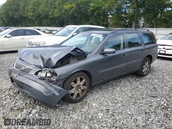 ✅ 2004 Volvo V70 • VIN: YV1SJ59H742394855 • Lot: 72104605. Listed on Copart with 192,595 mi. Free auction sales archive from the USA and detailed vehicle history report at DreamBid. Image 1.