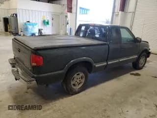 ✅ 2003 Chevrolet S-10 LS • VIN: 1GCDT19X538186820 • Лот: 84168494. Опубликован ранее на Copart с пробегом 243 088 миль. Бесплатный доступ к архиву аукционных продаж из США и подробный отчёт об истории автомобиля на DreamBid. Изображение 3.