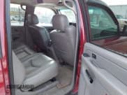 ✅ 2005 Chevrolet Suburban Z71 • VIN: 3GNFK16Z55G210040 • Лот: 41431533. Опубликован ранее на IAAI с пробегом 195 819 миль. Бесплатный доступ к архиву аукционных продаж из США и подробный отчёт об истории автомобиля на DreamBid. Изображение 8.
