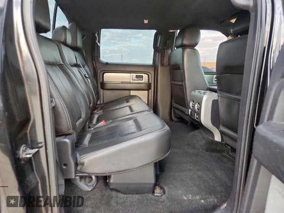 ✅ 2013 Ford F-150 XLT • VIN: 1FTFW1CT4DKF52082 • Лот: 81415615. Опубликован ранее на Copart с пробегом 221 161 миль. Бесплатный доступ к архиву аукционных продаж из США и подробный отчёт об истории автомобиля на DreamBid. Изображение 10.