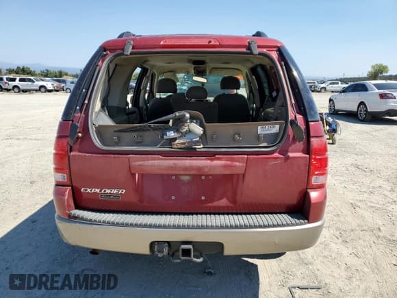 ✅ 2004 Ford Explorer Eddie Bauer • VIN: 1FMZU74E24ZA97712 • Lot: 70296244. Wystawiony na Copart z przebiegiem Nie podano. Bezpłatny archiwum sprzedaży aukcyjnych z USA i szczegółowy raport historii pojazdu na DreamBid. Zdjęcie 6.