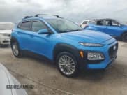 ✅ 2021 Hyundai Kona SEL • VIN: KM8K2CAAXMU611787 • Лот: 74753964. Опубликован ранее на Copart с пробегом 45 803 миль. Бесплатный доступ к архиву аукционных продаж из США и подробный отчёт об истории автомобиля на DreamBid. Изображение 4.