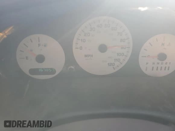 ✅ 2001 Chrysler Voyager • VIN: 1C4GJ25B31B211779 • Lot: 84734614. Wystawiony na Copart z przebiegiem 167 857 mil. Bezpłatny archiwum sprzedaży aukcyjnych z USA i szczegółowy raport historii pojazdu na DreamBid. Zdjęcie 9.