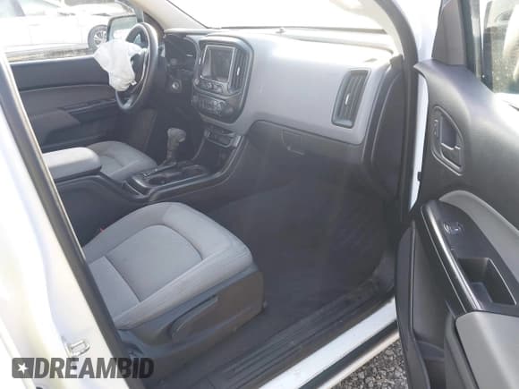 ✅ 2019 Chevrolet Colorado 2WD Work Truck • VIN: 1GCGSBEA5K1126261 • Lot: 41387823. Wystawiony na IAAI z przebiegiem 124 840 mil. Bezpłatny archiwum sprzedaży aukcyjnych z USA i szczegółowy raport historii pojazdu na DreamBid. Zdjęcie 5.