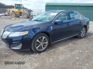 ✅ 2009 Lincoln MKS • VIN: 1LNHM94R79G608070 • Лот: 42006126. Опубликован ранее на IAAI с пробегом 149 300 миль. Бесплатный доступ к архиву аукционных продаж из США и подробный отчёт об истории автомобиля на DreamBid. Изображение 2.