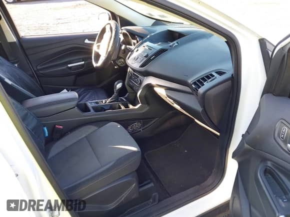 2018 Ford Escape SE z VIN 1FMCU9GD7JUC68368, wystawiony jako IAAI lot #43336557 z przebiegiem 104 766 mil mil oraz . Historia ofert i sprzedaży dostępna na DreamBid. Obrazek 5.