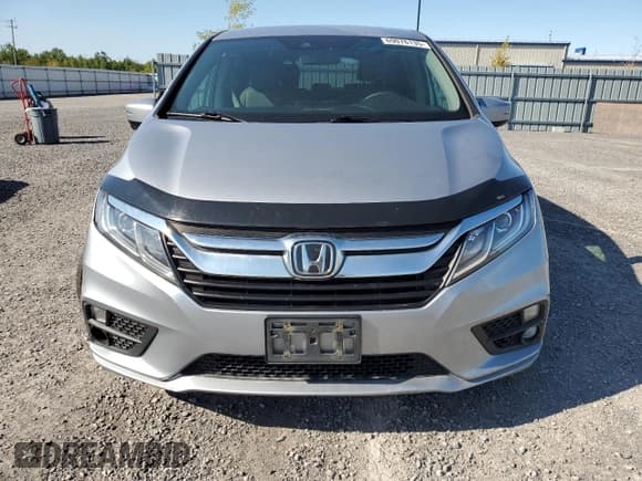 ✅ 2018 Honda Odyssey • VIN: 5FNRL6H42JB511561 • Лот: 69076135. Опубликован ранее на Copart с пробегом 139 253 миль. Бесплатный доступ к архиву аукционных продаж из США и подробный отчёт об истории автомобиля на DreamBid. Изображение 5.