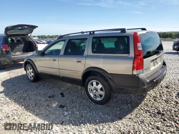 ✅ 2003 Volvo V70 XC70 • VIN: YV1SZ59H331112997 • Лот: 69465994. Опубликован ранее на Copart с пробегом Не указан. Бесплатный доступ к архиву аукционных продаж из США и подробный отчёт об истории автомобиля на DreamBid. Изображение 2.