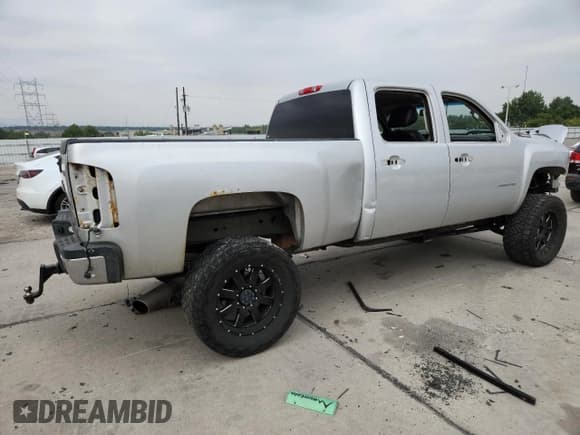 ✅ 2010 Chevrolet Silverado 2500HD LT • VIN: 1GC4KXB69AF114325 • Lot: 71693085. Wystawiony na Copart z przebiegiem 173 096 mil. Bezpłatny archiwum sprzedaży aukcyjnych z USA i szczegółowy raport historii pojazdu na DreamBid. Zdjęcie 3.