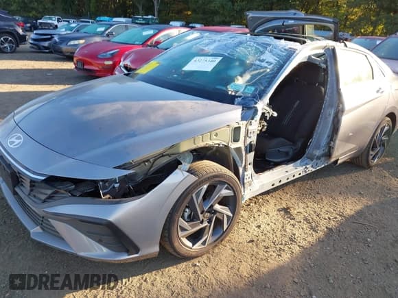 ✅ 2025 Hyundai Elantra SEL Sport • VIN: KMHLM4DG6SU933179 • Lot: 43275340. Wystawiony na IAAI z przebiegiem 44 mil. Bezpłatny archiwum sprzedaży aukcyjnych z USA i szczegółowy raport historii pojazdu na DreamBid. Zdjęcie 6.