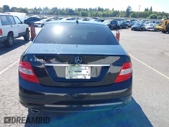 ✅ 2008 Mercedes-Benz C 300 Sport • VIN: WDDGF54XX8F107010 • Lot: 43235393. Wystawiony na IAAI z przebiegiem 91 417 mil. Bezpłatny archiwum sprzedaży aukcyjnych z USA i szczegółowy raport historii pojazdu na DreamBid. Zdjęcie 17.