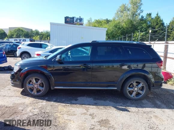 ✅ 2017 Dodge Journey Crossroad Plus • VIN: 3C4PDCGG3HT535975 • Лот: 43249138. Опубликован ранее на IAAI с пробегом 157 802 миль. Бесплатный доступ к архиву аукционных продаж из США и подробный отчёт об истории автомобиля на DreamBid. Изображение 14.