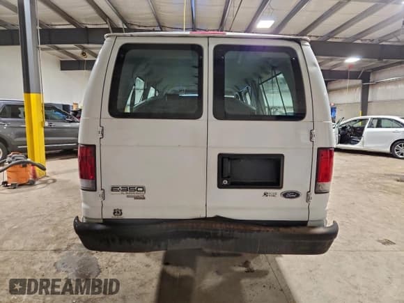 ✅ 2013 Ford Econoline Passenger XL • VIN: 1FBSS3BL8DDB29568 • Lot: 92944635. Wystawiony na Copart z przebiegiem 67 354 mil. Bezpłatny archiwum sprzedaży aukcyjnych z USA i szczegółowy raport historii pojazdu na DreamBid. Zdjęcie 6.