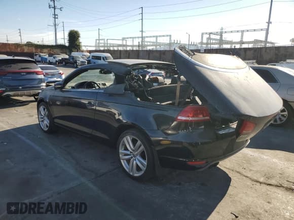✅ 2014 Volkswagen Eos Executive • VIN: WVWFW8AH8EV005551 • Lot: 70575365. Wystawiony na Copart z przebiegiem 93 816 mil. Bezpłatny archiwum sprzedaży aukcyjnych z USA i szczegółowy raport historii pojazdu na DreamBid. Zdjęcie 2.