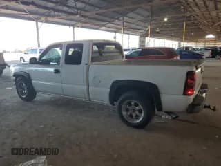 ✅ 2005 Chevrolet Silverado 1500 LS • VIN: 2GCEC19TX51346567 • Лот: 74728524. Опубликован ранее на Copart с пробегом 236 964 миль. Бесплатный доступ к архиву аукционных продаж из США и подробный отчёт об истории автомобиля на DreamBid. Изображение 2.
