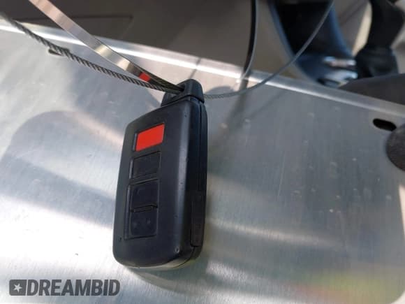 ✅ 2014 Toyota Highlander XLE • VIN: 5TDKKRFH9ES024094 • Lot: 42316722. Wystawiony na IAAI z przebiegiem 135 274 mil. Bezpłatny archiwum sprzedaży aukcyjnych z USA i szczegółowy raport historii pojazdu na DreamBid. Zdjęcie 11.