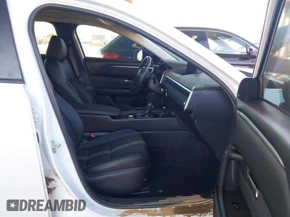 ✅ 2025 Mazda CX-50 S Premium • VIN: 7MMVABDM4SN311710 • Lot: 43368367. Wystawiony na IAAI z przebiegiem Nie podano. Bezpłatny archiwum sprzedaży aukcyjnych z USA i szczegółowy raport historii pojazdu na DreamBid. Zdjęcie 5.